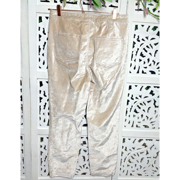 Free People Sweet Jane Women’s Champagne Mid Rise Velvet Jeans Size 31 - Picture 3 of 11